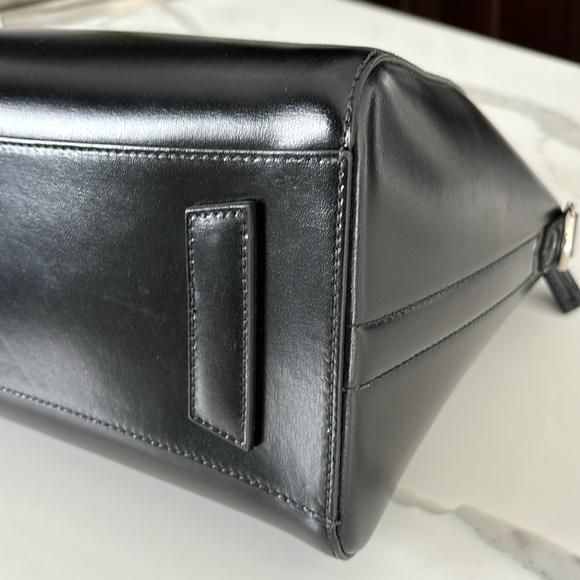 🌸Sold🌸Small Authentic Givenchy Antigona bag - Picture 3 of 8